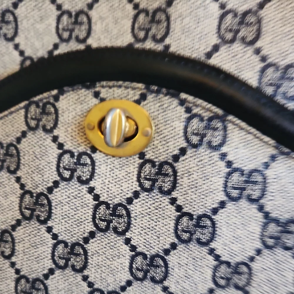 Vintage Gucci Monogram Black and Cream Shoulder/Crossbody Bag- Horsebit Details - Picture 3 of 16